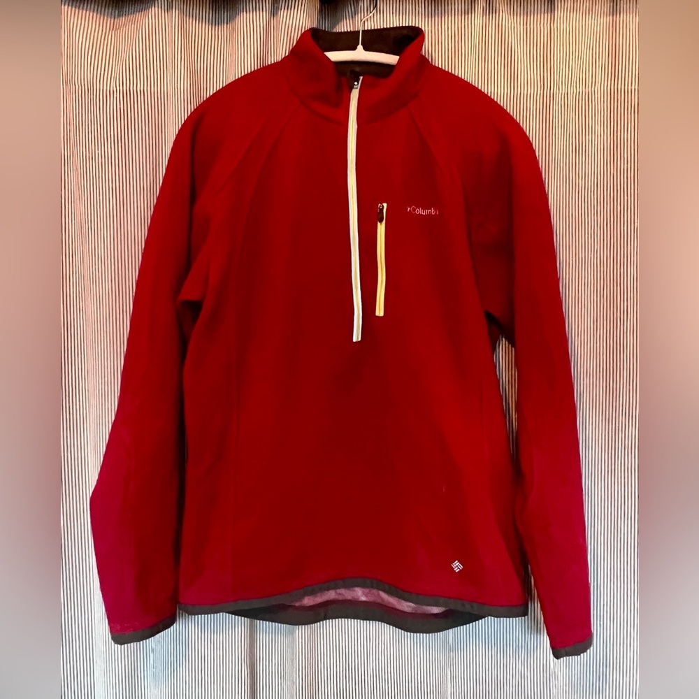 Classic Columbia fleece, light weight, snuggly and warm